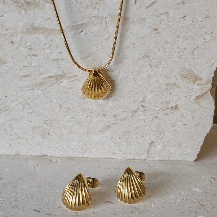 Shell Gold Studs